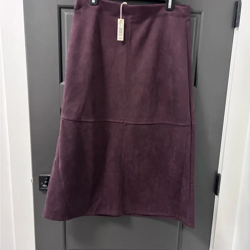 NWT, never worn faux chocolate brown suede women's skirt. Max Studio, size L - Picture 1 of 3